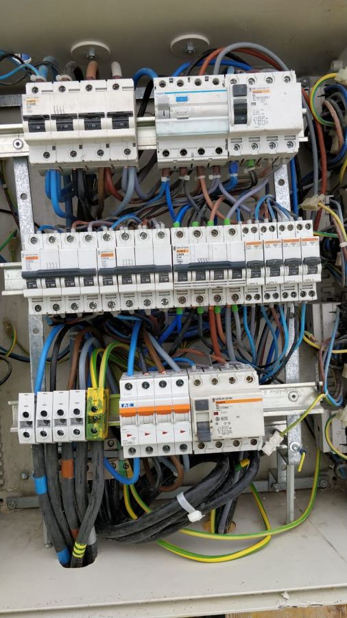 Instalación de un cuadro de obra Vitoria, País Vasco  2