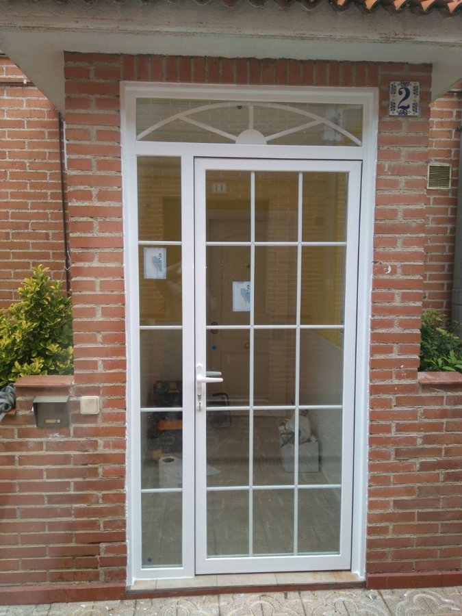 Puerta de entrada aluminio