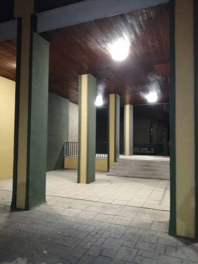 Iluminación LED de porche comunitario