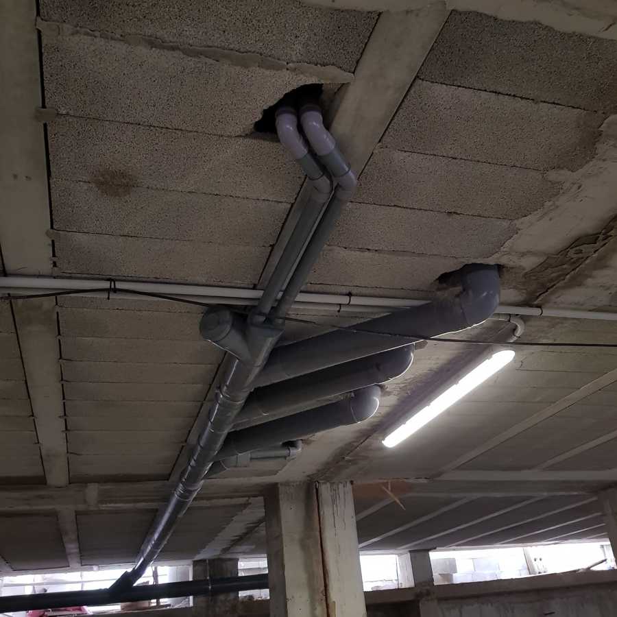 Recogida de tubos fecales y de desagüe