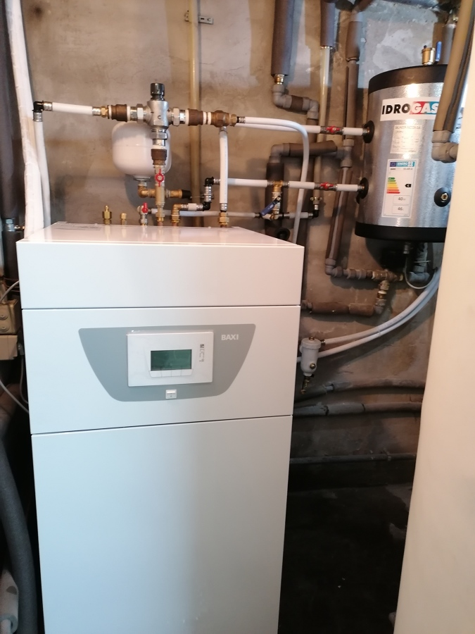 Aerotermia, depósito de inercia - mezcladora