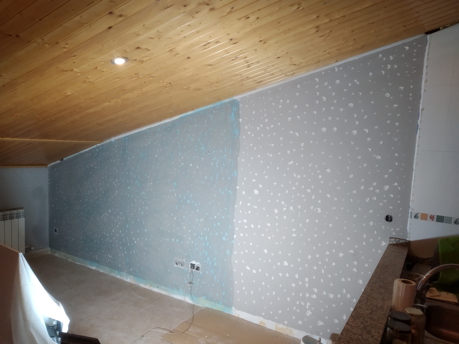 Picado de pared de comedor en buhardilla