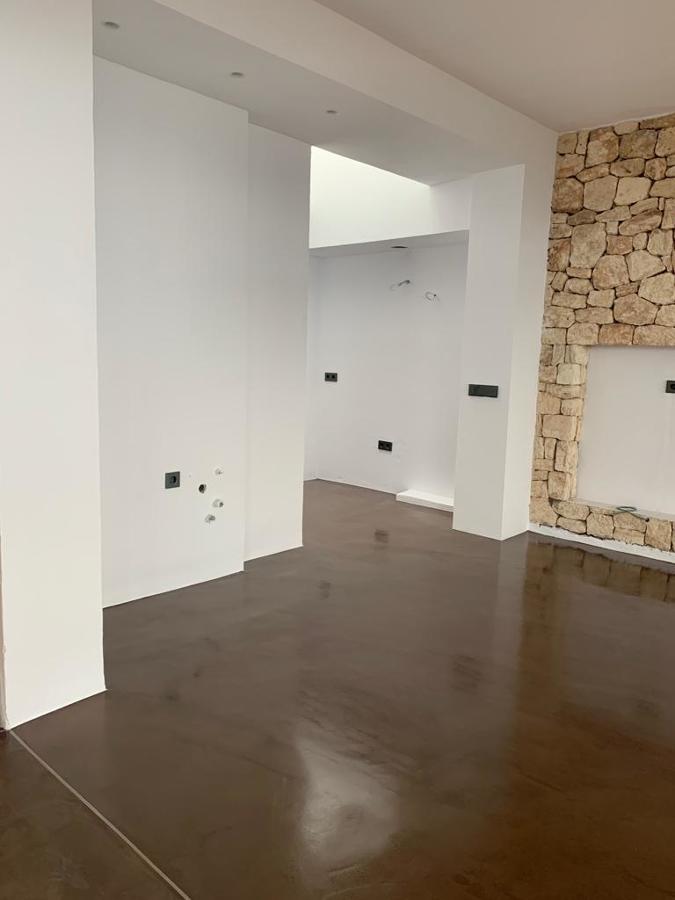 Trabajo de microcemento.