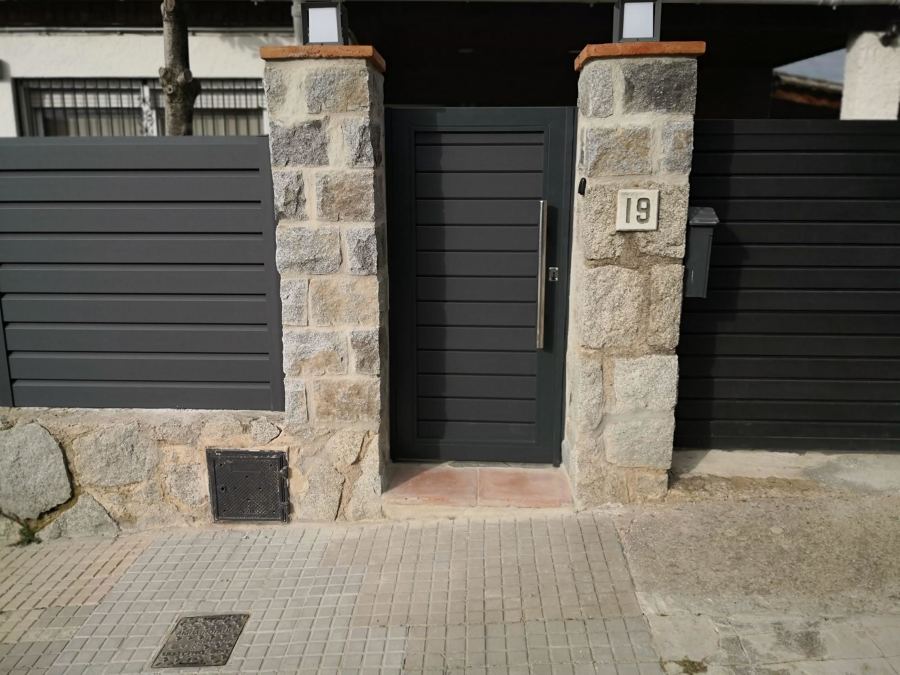 Instalación Puerta PVC
