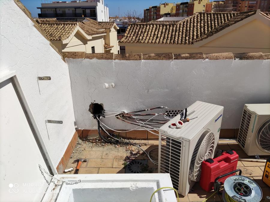 Instalación de maquinas splits con preinstalación integrada en la vivienda
