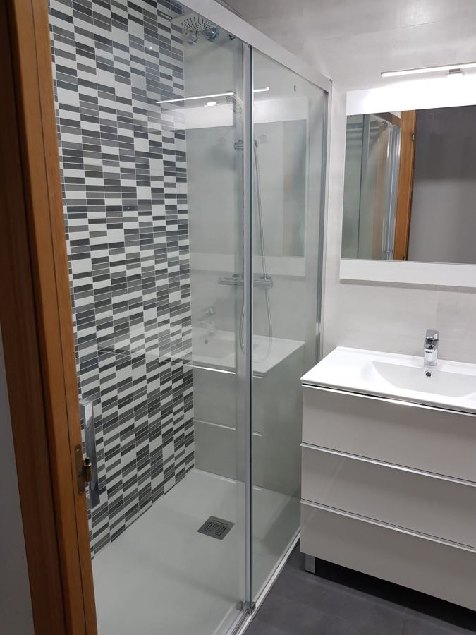 Reformas de baño con plato de ducha