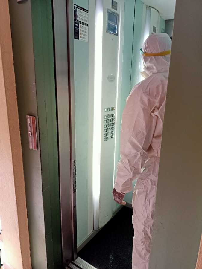 DESINFECCIÓN COVID19 EN UNA COMUNIDAD VECINOS