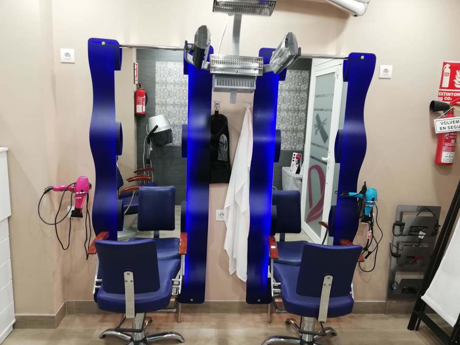 RETROILUMINACION EN ESPEJOS COLOCACION DE ELEMENTOS DE MOBILIARIOS