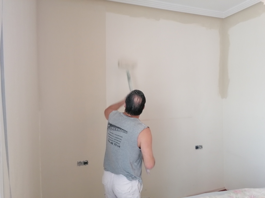 Renovación de color, plaza del ayuntamiento, Alicante