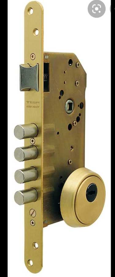 Cerradura tesa