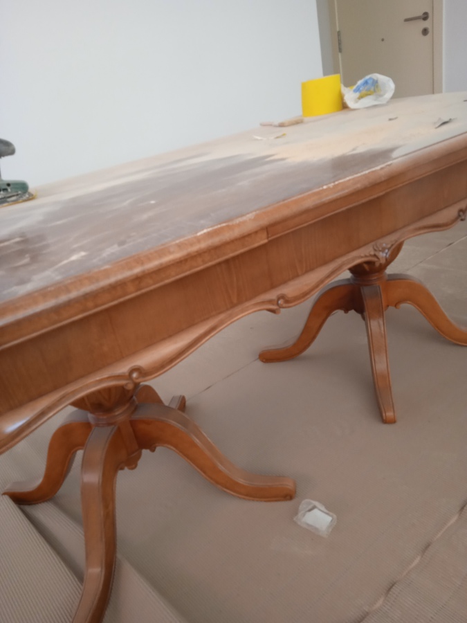 Restauración de una mesa de comedor