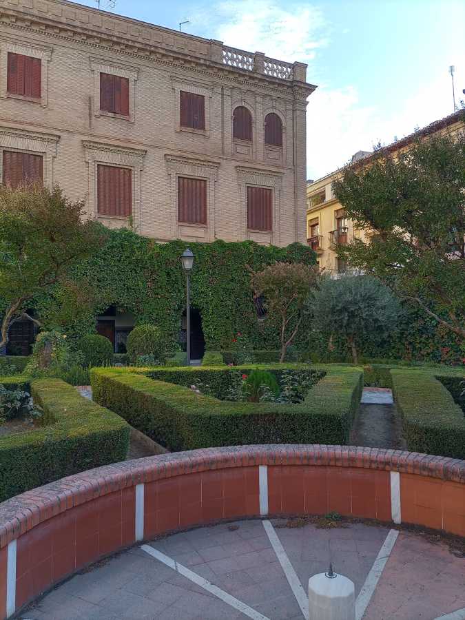 MANTENIMIENTO DE JARDINES