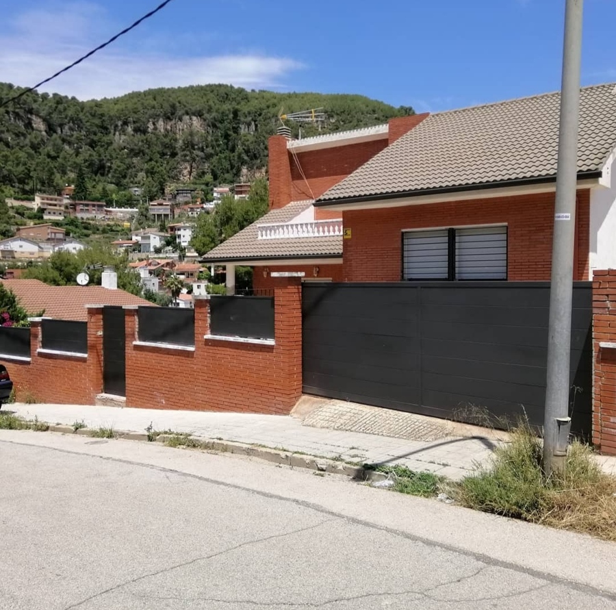 Puerta corredera más fijos