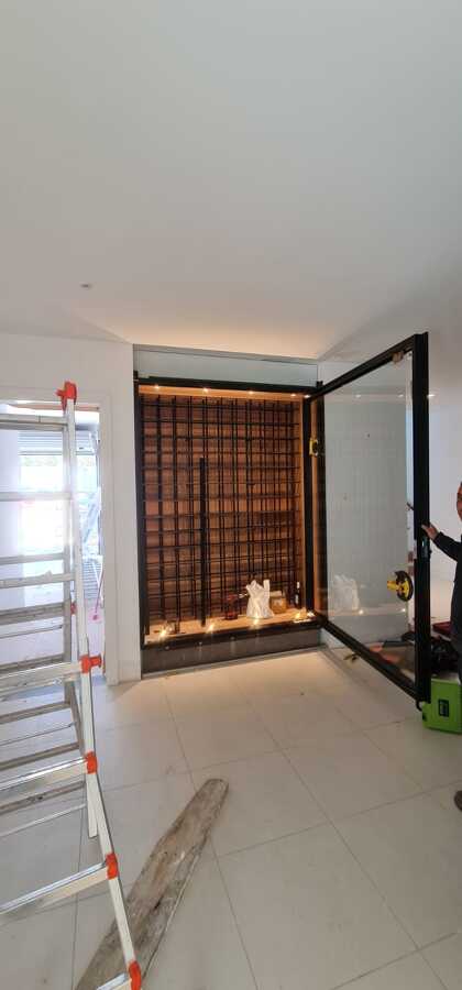 PUERTA AUTOMATICA BODEGA VINOS