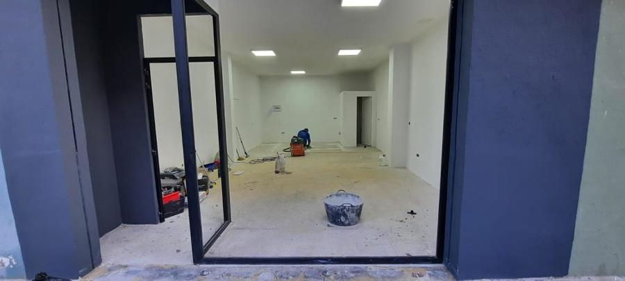 Inicio obra recubrimiento en microcemento local comercial