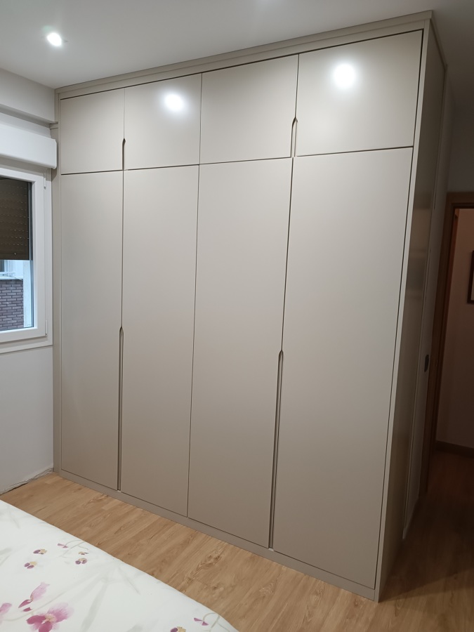 Armario con maletero