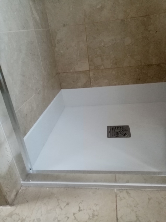 Cambio de plato por plato con rodapié de 15 cm