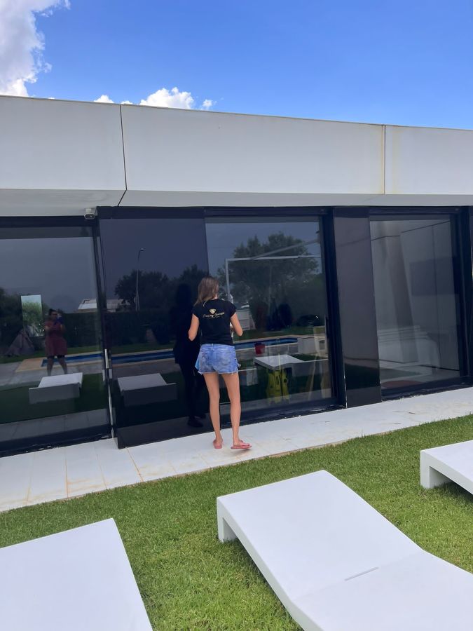 Hacemos cristales y todas las partes brillantes.