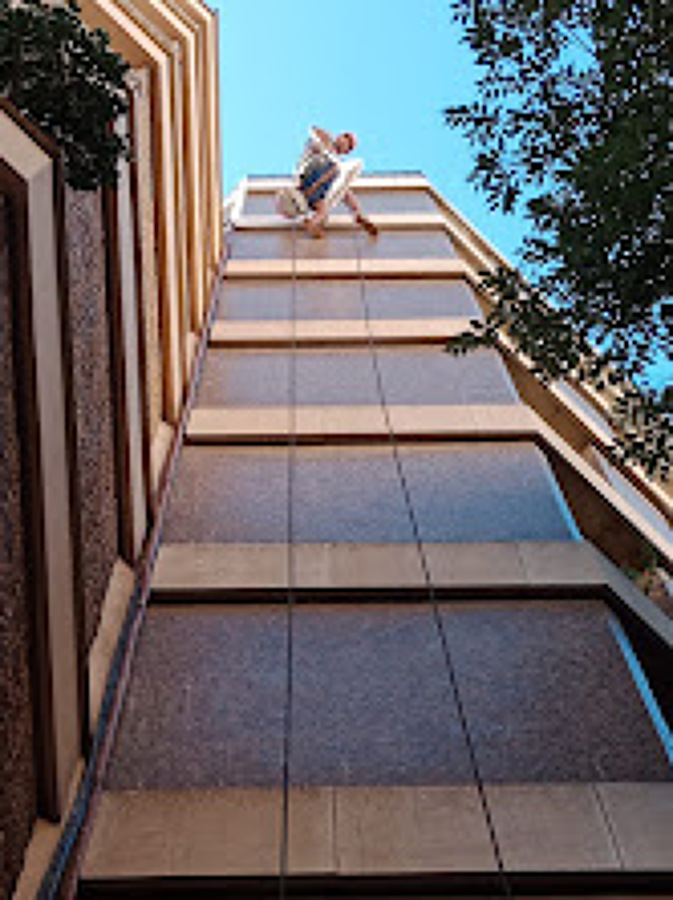 Instalación de de púas control de aves