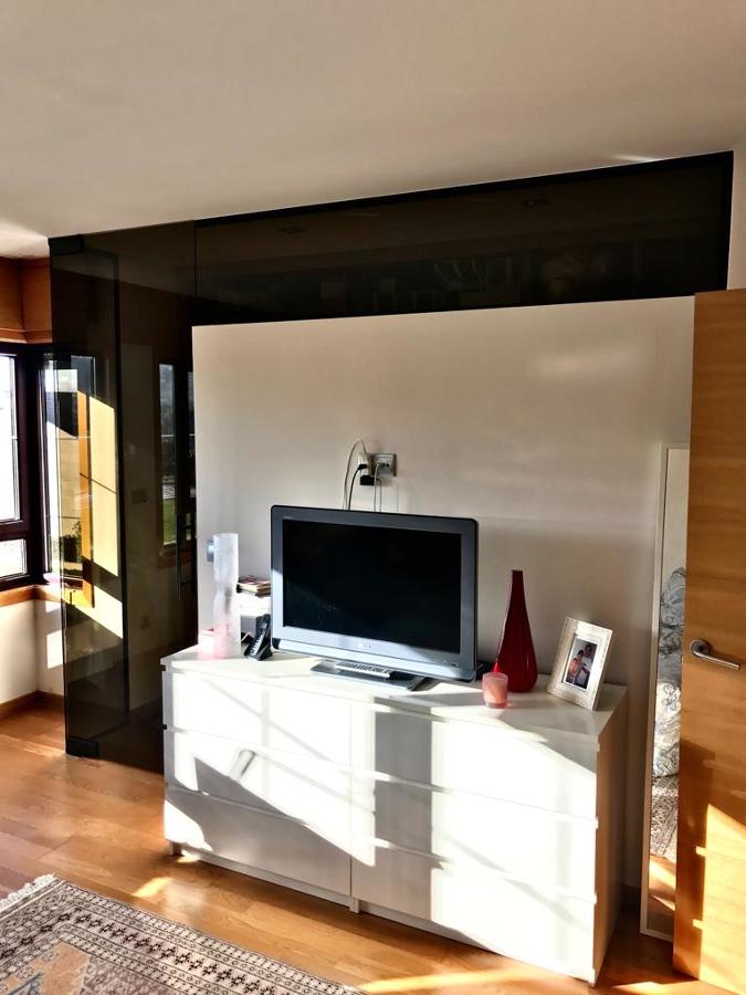 Cerramiento divisorio de habitación y vestidor