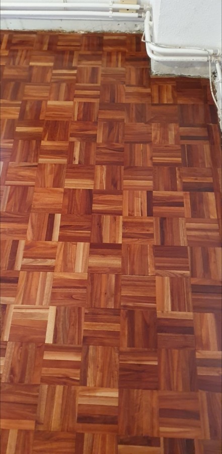 Parquet damas Eucalipto Rojo