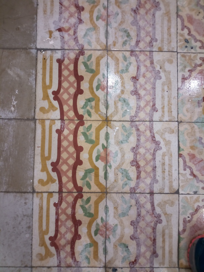 Suelos hidráulicos con cemento y pintura