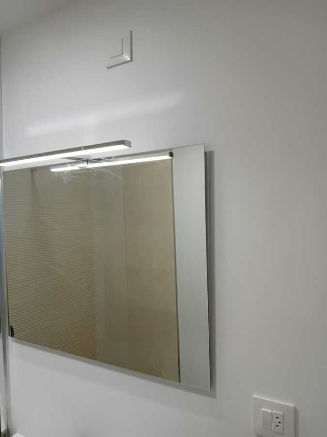 Nueva Luminaria para Espejo y cambio de enchufe