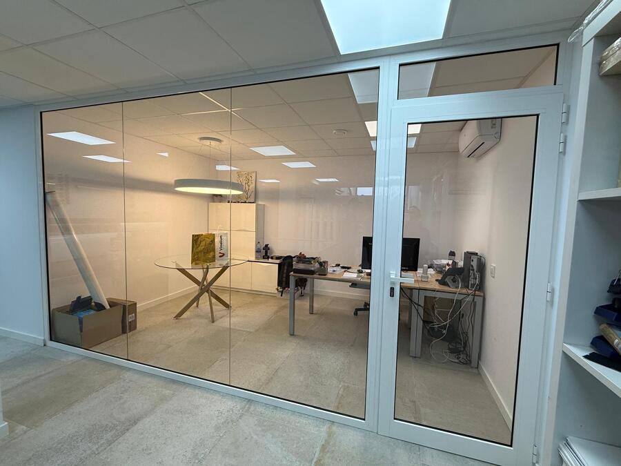 División en oficina.