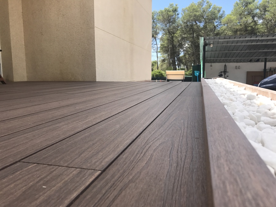 Elevación para acceso en tarima tecnoógica