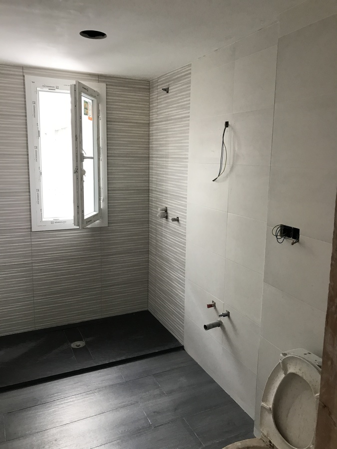 revestimiento baño sobre plaqueta antigua