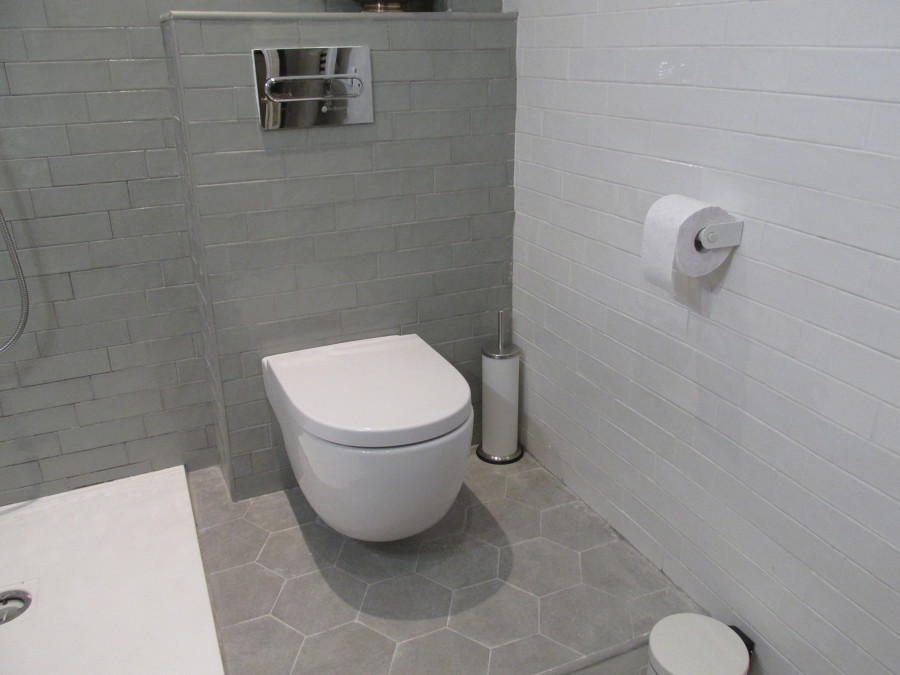 Inodoro suspendido de cisterna integrada