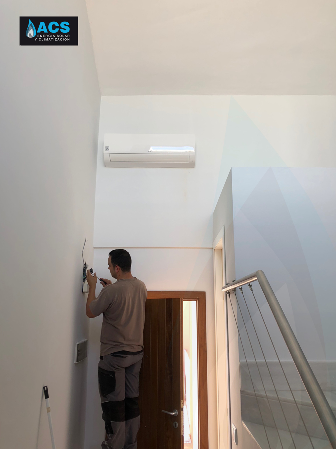 Split LG en salón diáfano