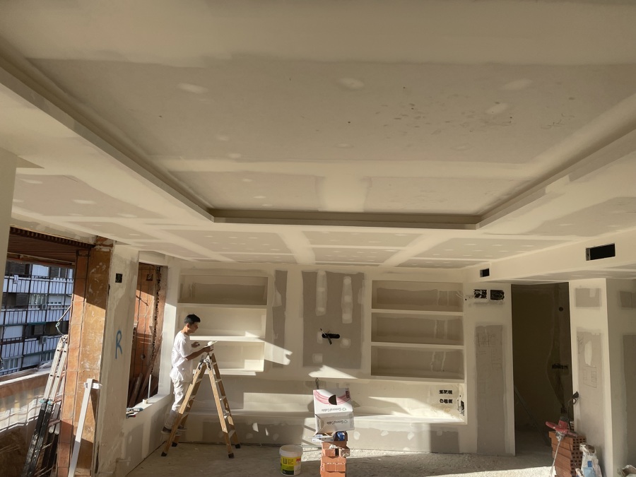 Falso techo con fosa para las iluminarías