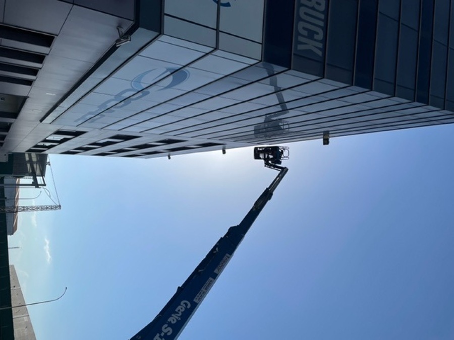 Limpieza de fachada de cristales