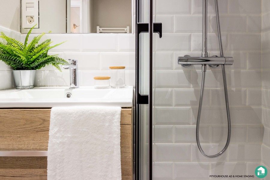 detalle baño . reforma y Home Staging de apartamento urbano en alquiler