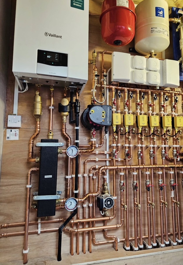 Instalación de sistema de calefacción y fontanería