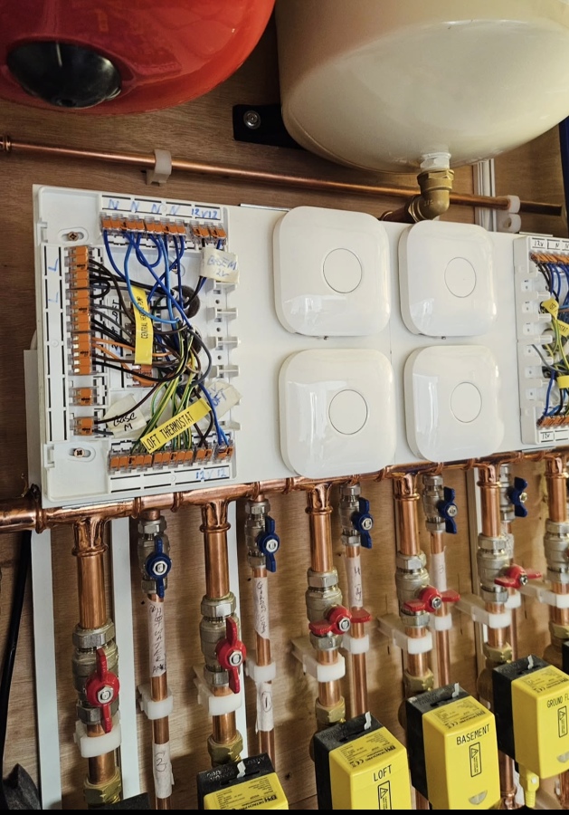 Instalación de sistema de calefacción y fontanería