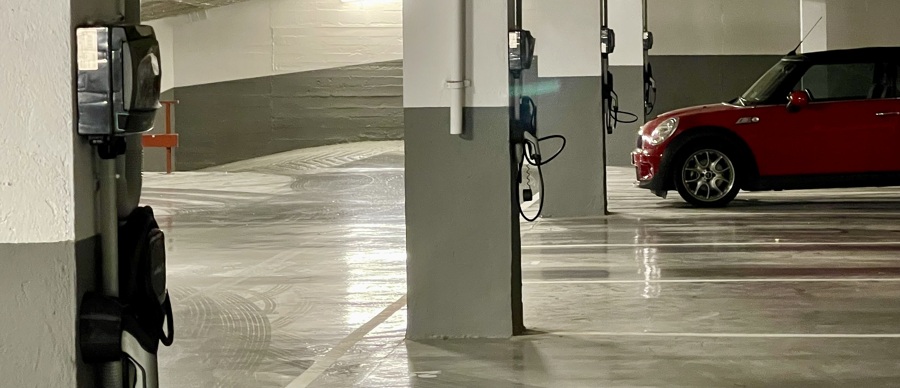 Wallbox Pulsar Plus en garaje comunitario