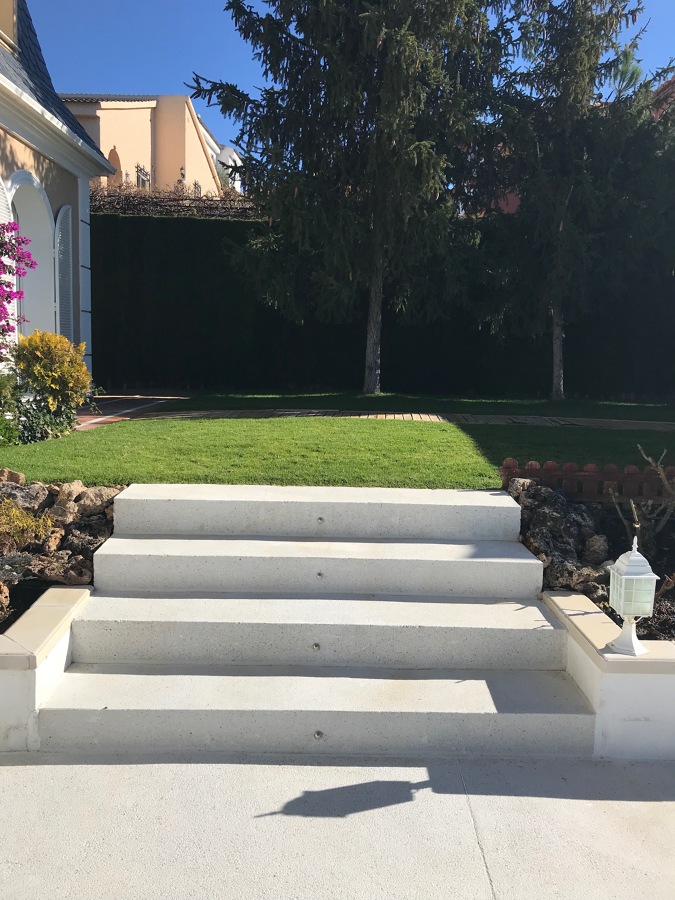 Reforma y reparación de piscina y alrededores en Monachil.