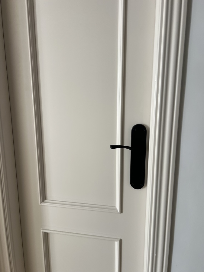 Lacado de puerta y marco