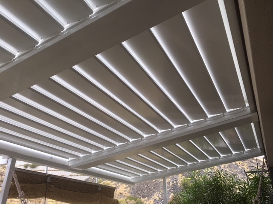 PERGOLA BIOCLIMATICA  ANCLADA A PARED 2