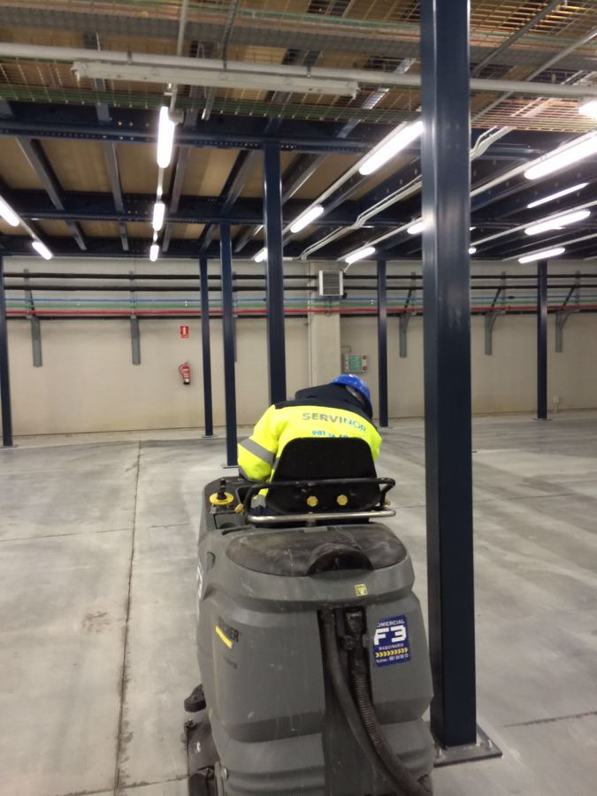 Limpieza con fregadora