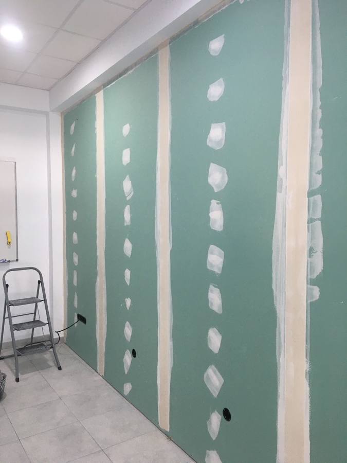 tabique con placas hidrofugas para humedades