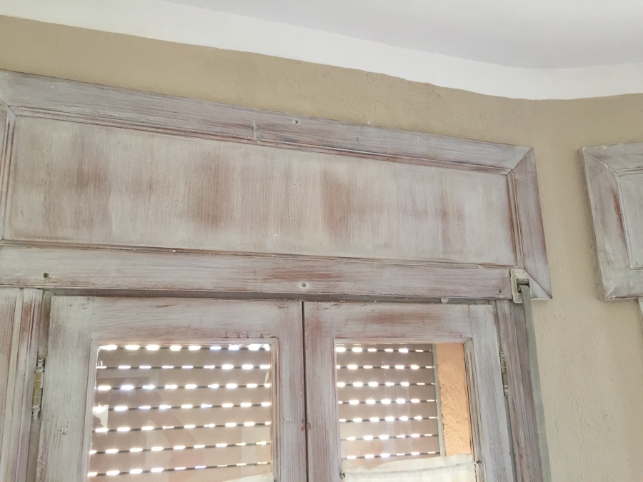 Tratamiento de humedad y posterior alisado con acabado en pintura acrílica mate