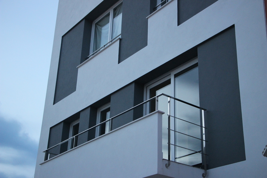 CASA ENTRE MEDIANERAS