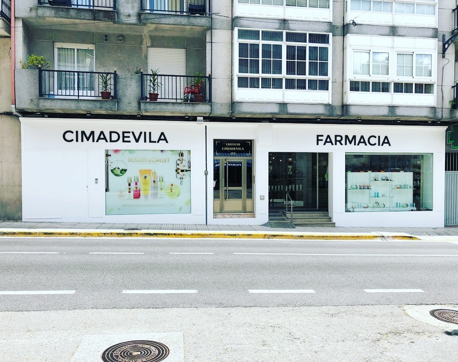 FACHADA FARMACIA BOIRO SOLID SURFACE KRION