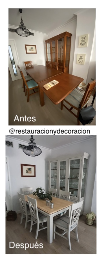 Mesa comedor, sillas y vitrina