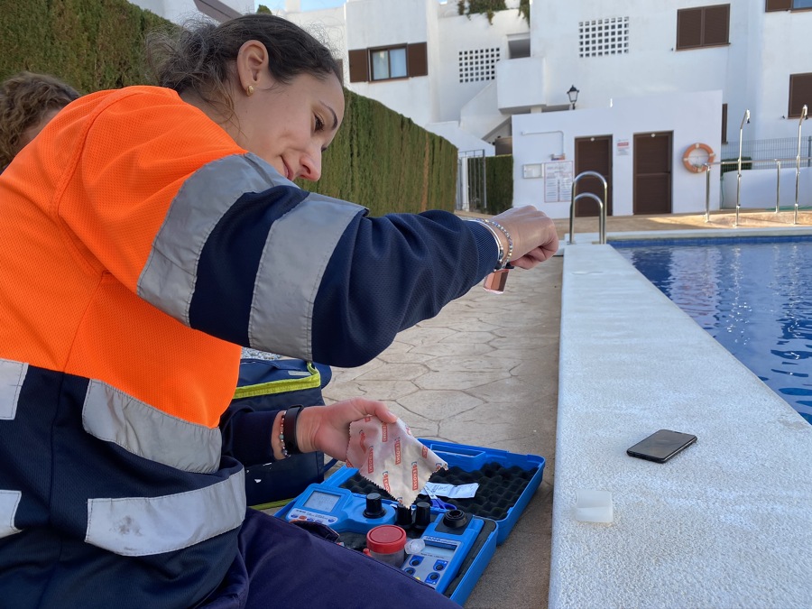 Análisis de agua de piscina.