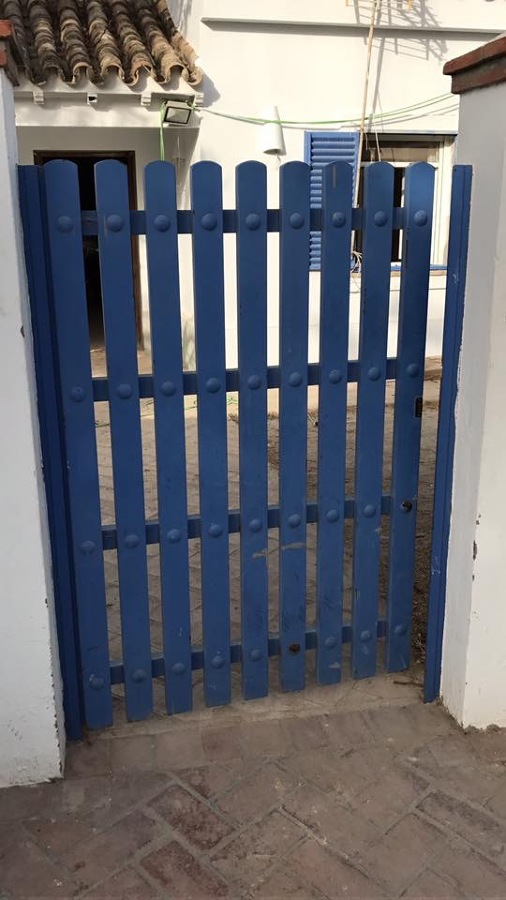 PUERTA ACCESO A PISCINA