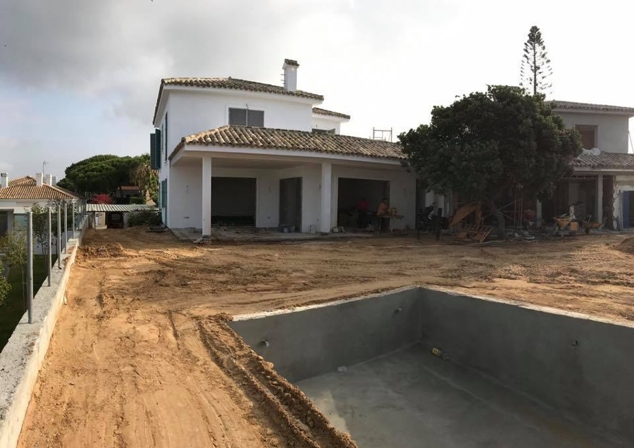 CONSTRUCCION DE CHALET Y PISCINA